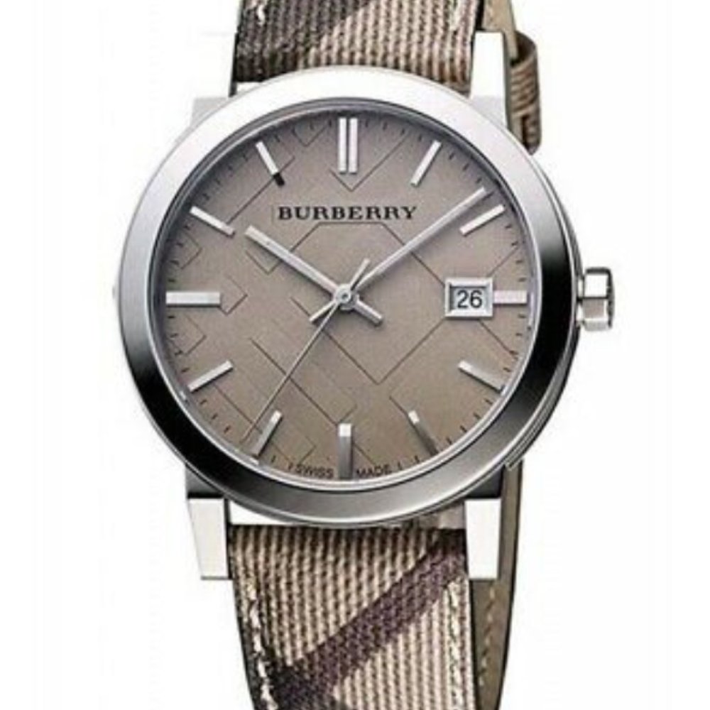 Burberry 34mm Beige Watch! BRAND NEW IN BOX